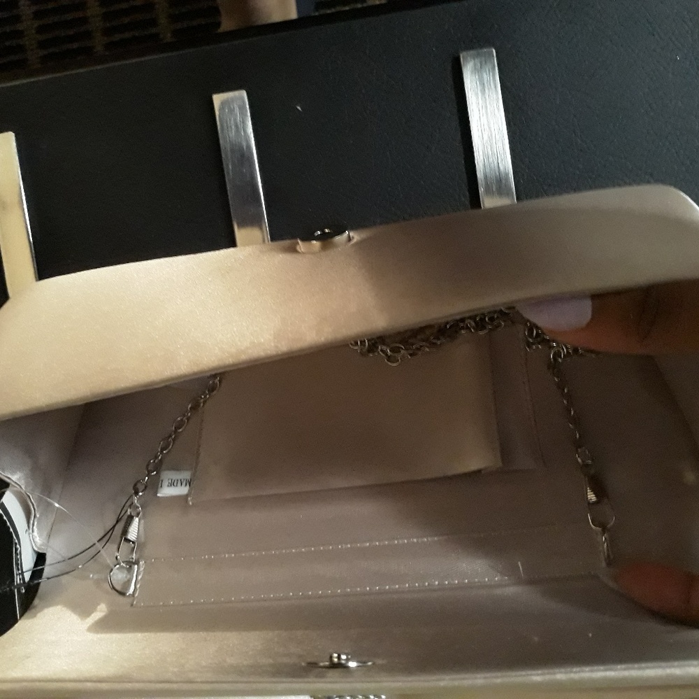 Purse - Picture 3 of 3